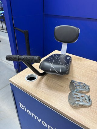 Asiento, manillar y reposapiés para la bici