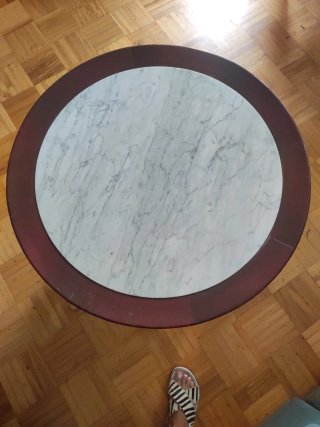 Mesita de madera y mármol