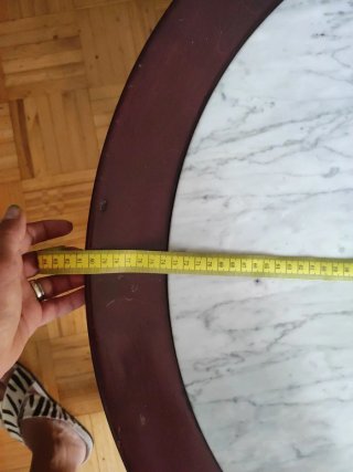 Mesita de madera y mármol
