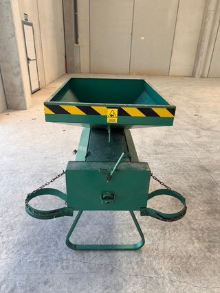 Máquina despellejadora / peladora de almendras