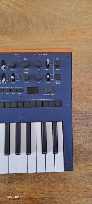 Korg Monologue Sintetizador Analógico Azul Oscuro