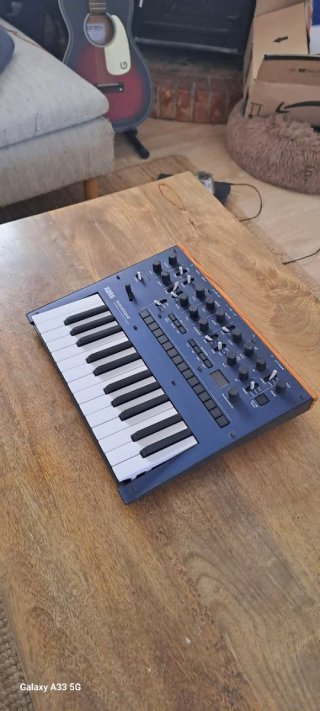 Korg Monologue Sintetizador Analógico Azul Oscuro