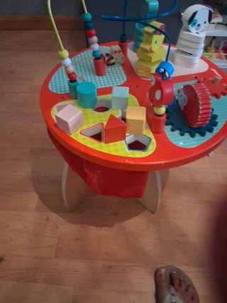 Mesa de actividades infantil