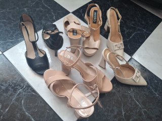 Sandalias Tacon Talla 40-41 Negro y Beige