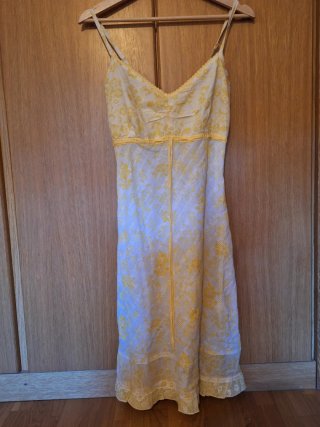Vestido midi flores amarillo verano