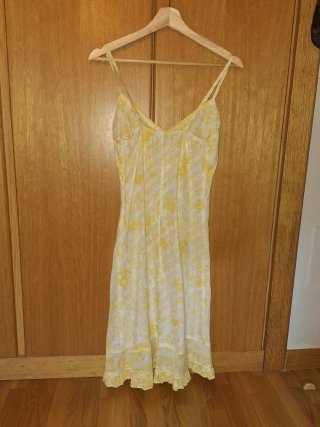 Vestido midi flores amarillo verano