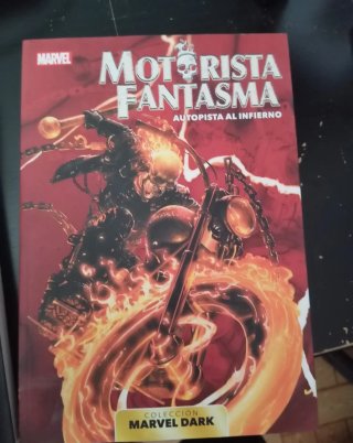 Lote de 5 cómics de la colección Marvel Dark