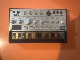 Sintetizador Korg Volca Bass