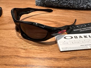 Occhiali da sole Oakley neri