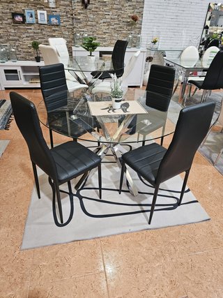 Mesa de cristal templado y 4 sillas comedor
