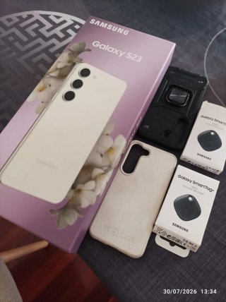 Samsung Galaxy S23 Blanco + SmartTag+ y 2 fundas
