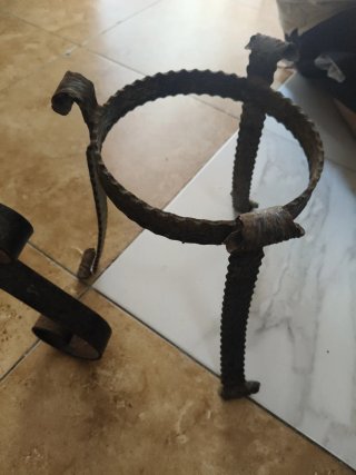 Sujetamaceta forjado hierro fundido