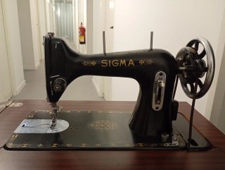 Máquina de coser antigua Sigma
