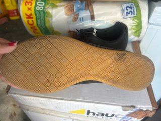 Botas de fútbol negras talla 44