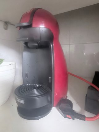 Cafetera Dolce Gusto Roja