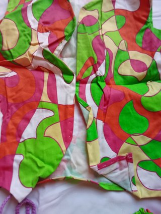 Conjunto de chaleco y pantalón corto estampado