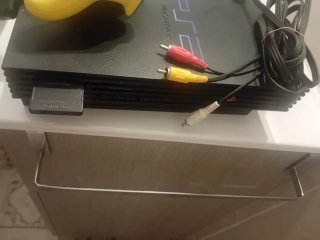 Console PlayStation 2 (PS2) con controller