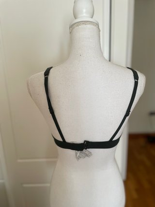 Top Bikini Oysho Verde Oscuro con Aros