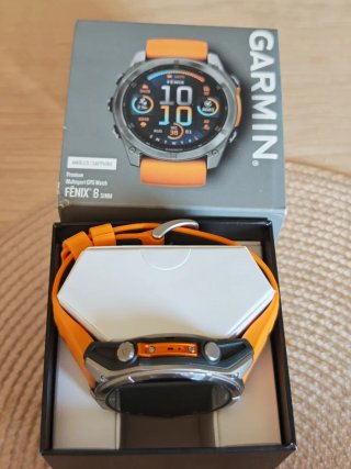 Garmin Fenix 8 51mm AMOLED Sapphire Arancione