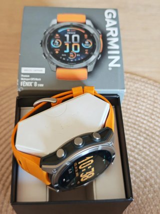 Garmin Fenix 8 51mm AMOLED Sapphire Arancione