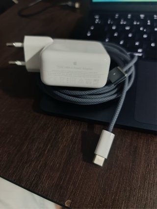 MacBook Air 13 M3 16GB RAM 512GB SSD 2024