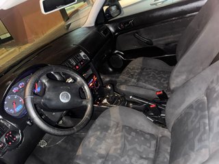 Volkswagen Golf 2004