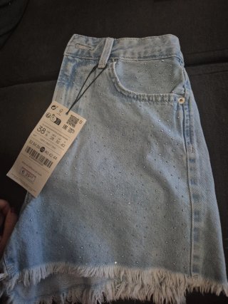 Shorts vaqueros Stradivarius con pedrería