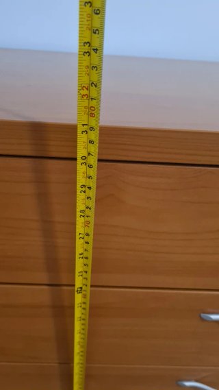 Cómoda de madera con 4 cajones
