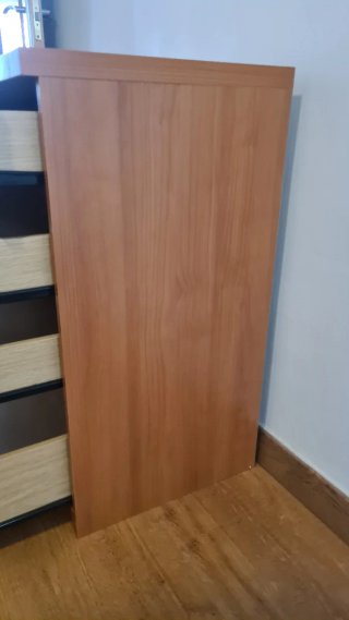 Cómoda de madera con 4 cajones
