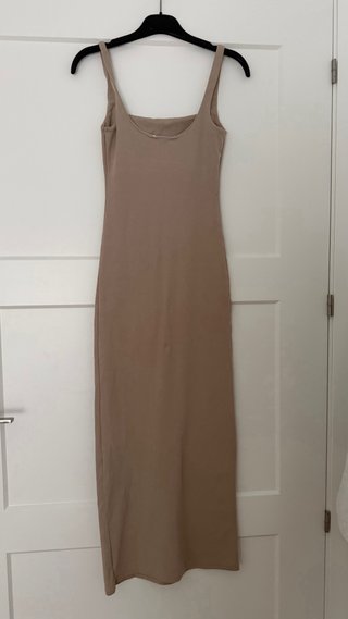 Vestido largo bershka beige