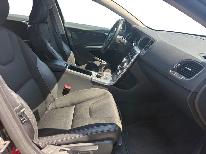 Volvo S60 D2 Momentum 2018, foto 12