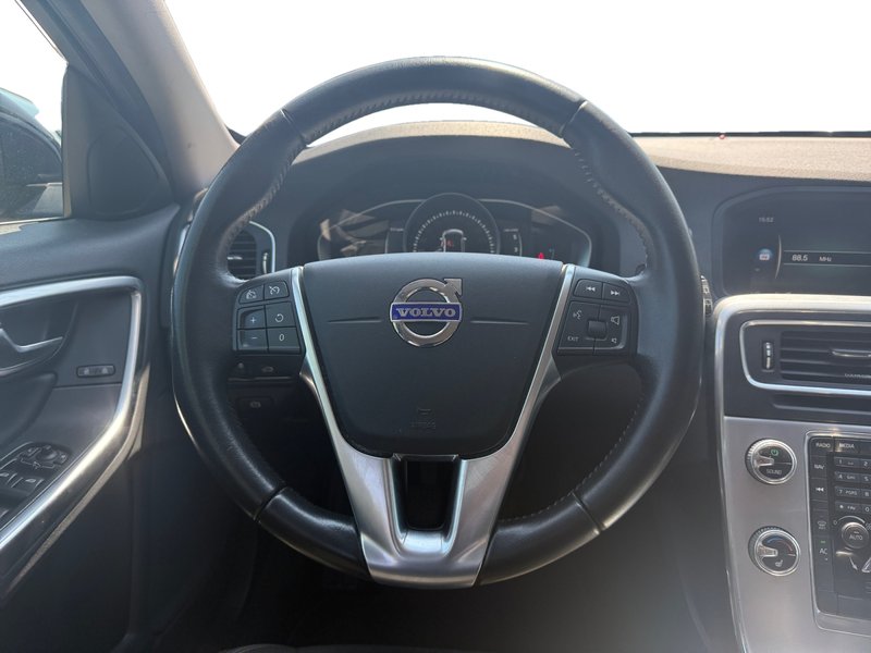 Volvo S60 D2 Momentum 2018, foto 10