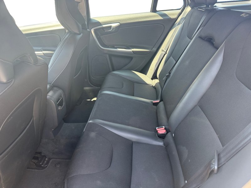 Volvo S60 D2 Momentum 2018, foto 20