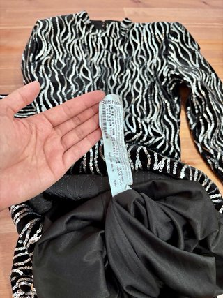 Vestido fiesta negro lentejuelas Bershka