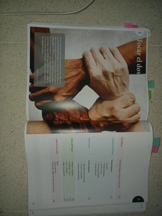 Libro de catalán de 2° bachillerato.