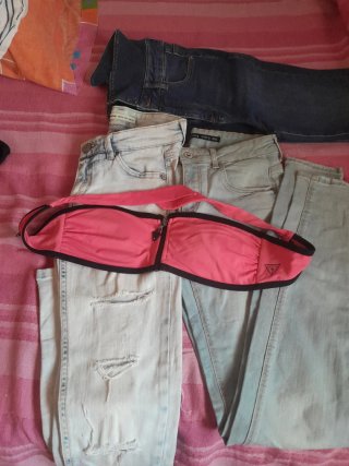Pantalones pitillo top Guess