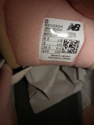 Zapatillas New Balance 2002R Beige/Rosa Talla 39.5