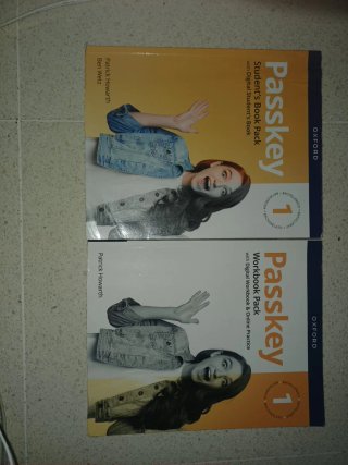 Libros de inglés de 1° de bachillerato.