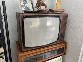 Televisor Vintage Marrón