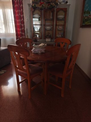Conjunto mesa y 4 sillas madera maciza