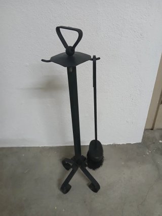 Suporte para acessórios de lareira