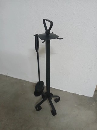 Suporte para acessórios de lareira