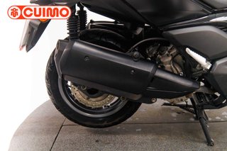 YAMAHA XMAX 300