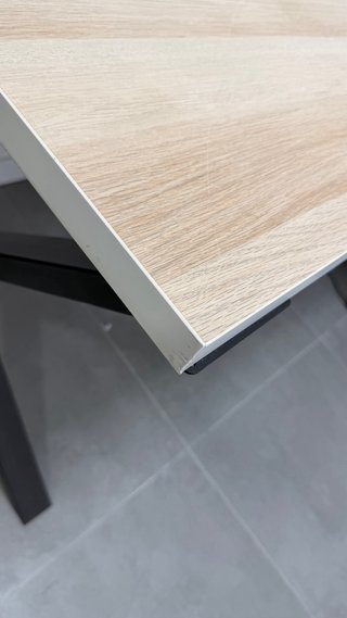 Mesa de comedor Ikea madera y metal