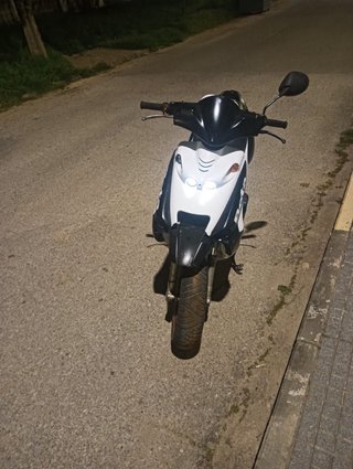 Beta Ark 49cc Scooter