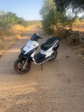 Beta Ark 49cc Scooter