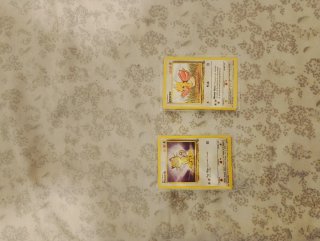 Cartas Pokémon Vulpix y Machop (1ª Edición)