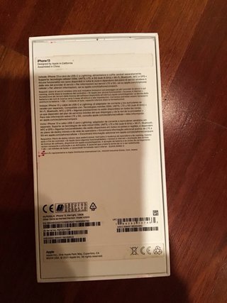 Caja iPhone Apple 13 vacía