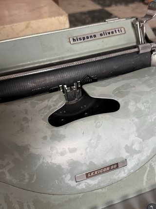 Máquina de escribir Hispano Olivetti Lexicon 80