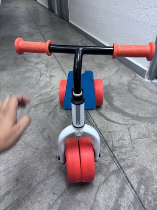 Triciclo infantil 3 ruedas azul naranja decathlon
